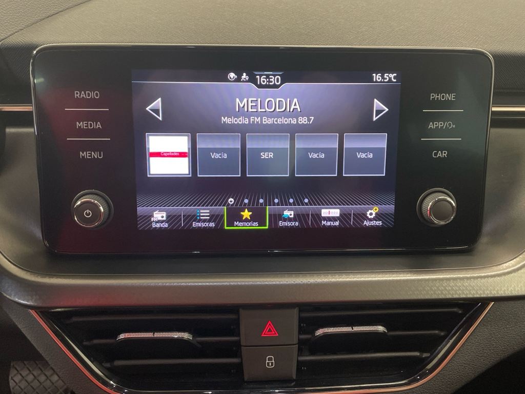 Vehicle image 18